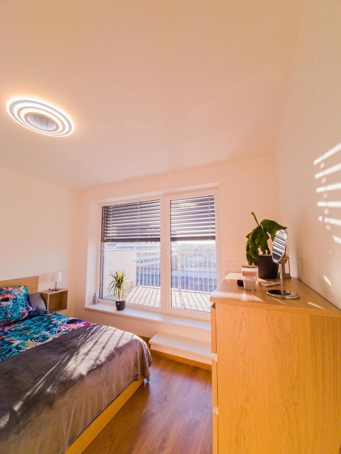 Modern Flat With Large Terrace Leilighet Hradec Králové Eksteriør bilde
