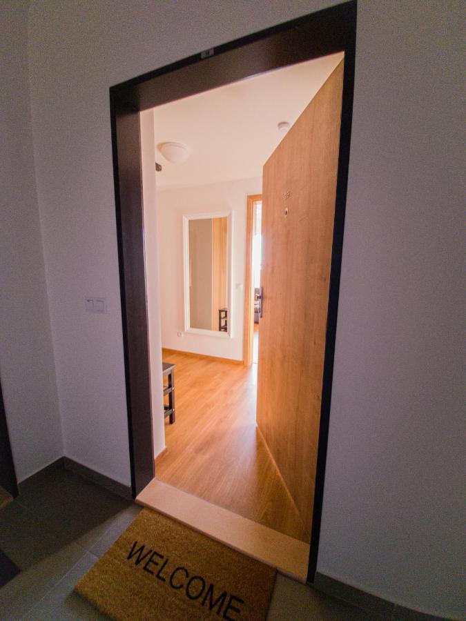Modern Flat With Large Terrace Leilighet Hradec Králové Eksteriør bilde